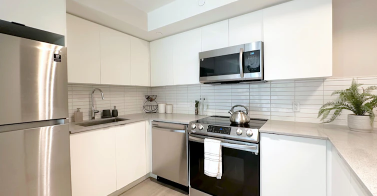 219-3385 Dundas Street W, Toronto, ON, M6S 2S2 - 6
