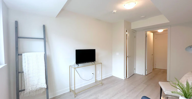 219-3385 Dundas Street W, Toronto, ON, M6S 2S2 - 16