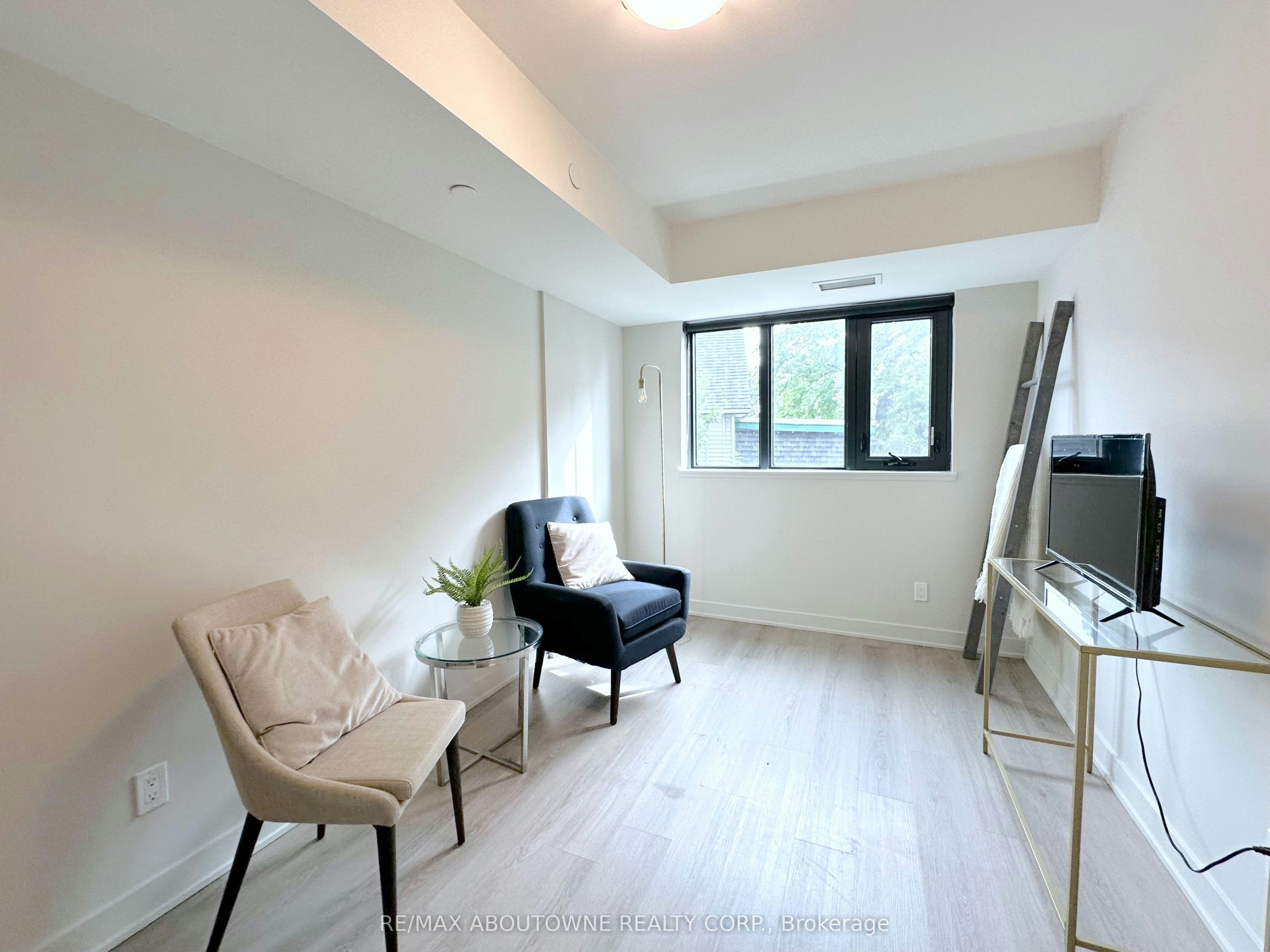 219-3385 Dundas Street W, Toronto, ON, M6S 2S2 - 15