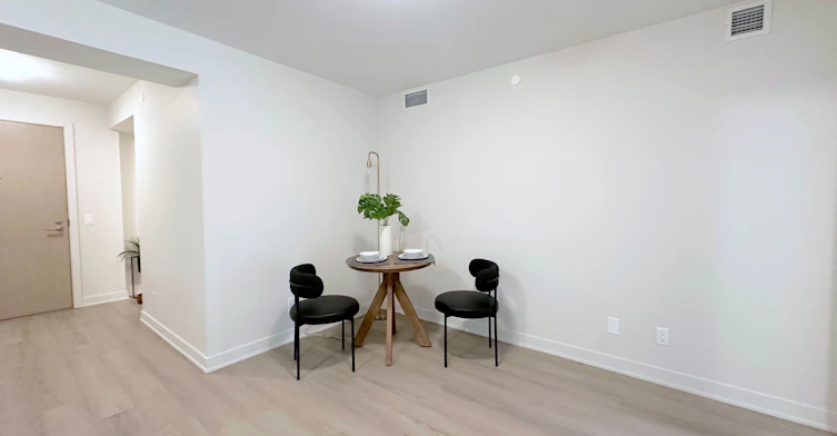 219-3385 Dundas Street W, Toronto, ON, M6S 2S2 - 8