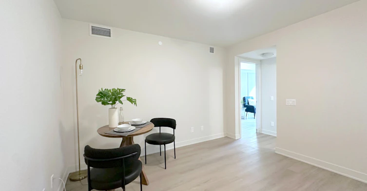 219-3385 Dundas Street W, Toronto, ON, M6S 2S2 - 7