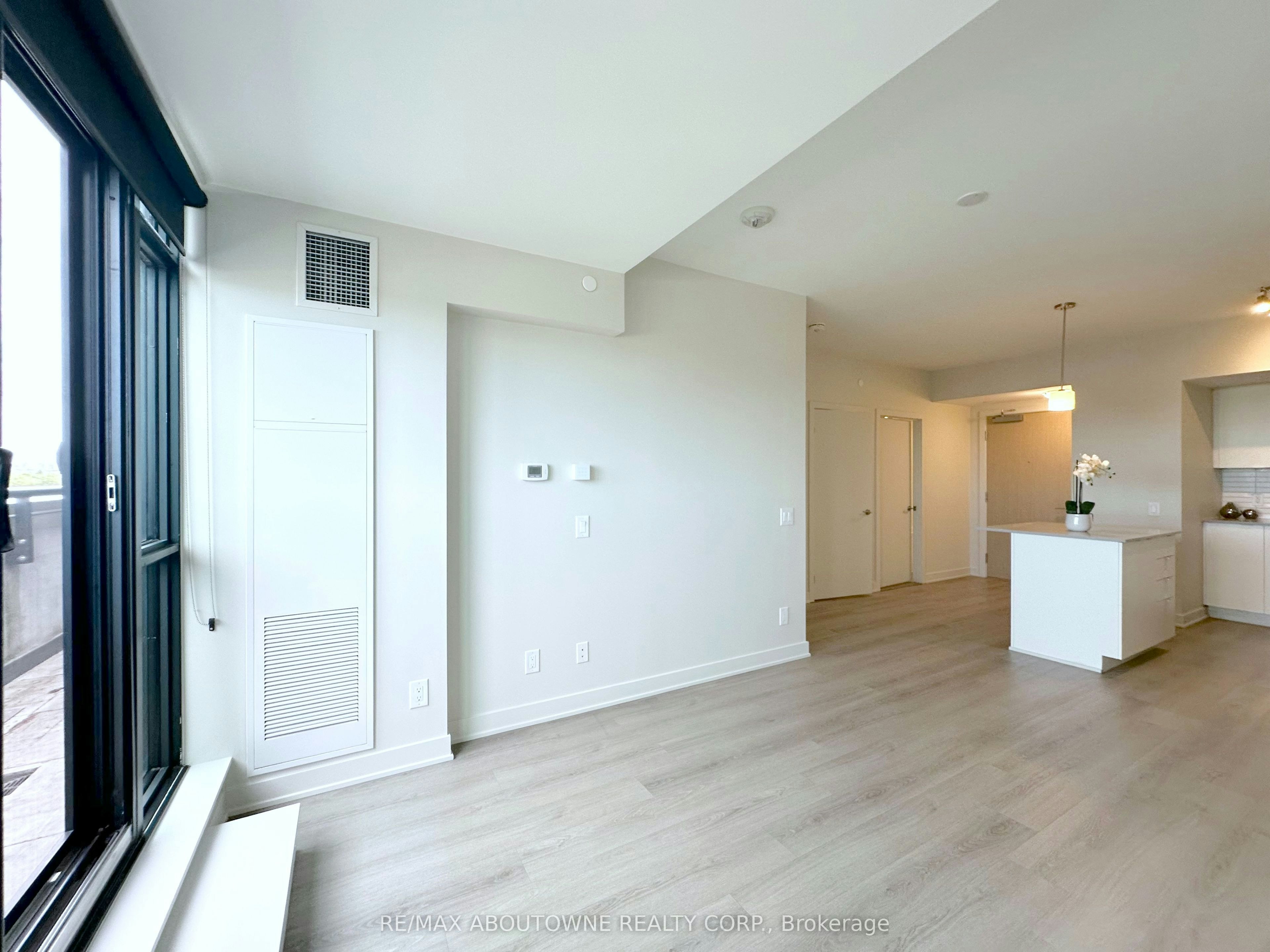 611-3385 Dundas Street W, Toronto, ON, M6S 2S2 - 7