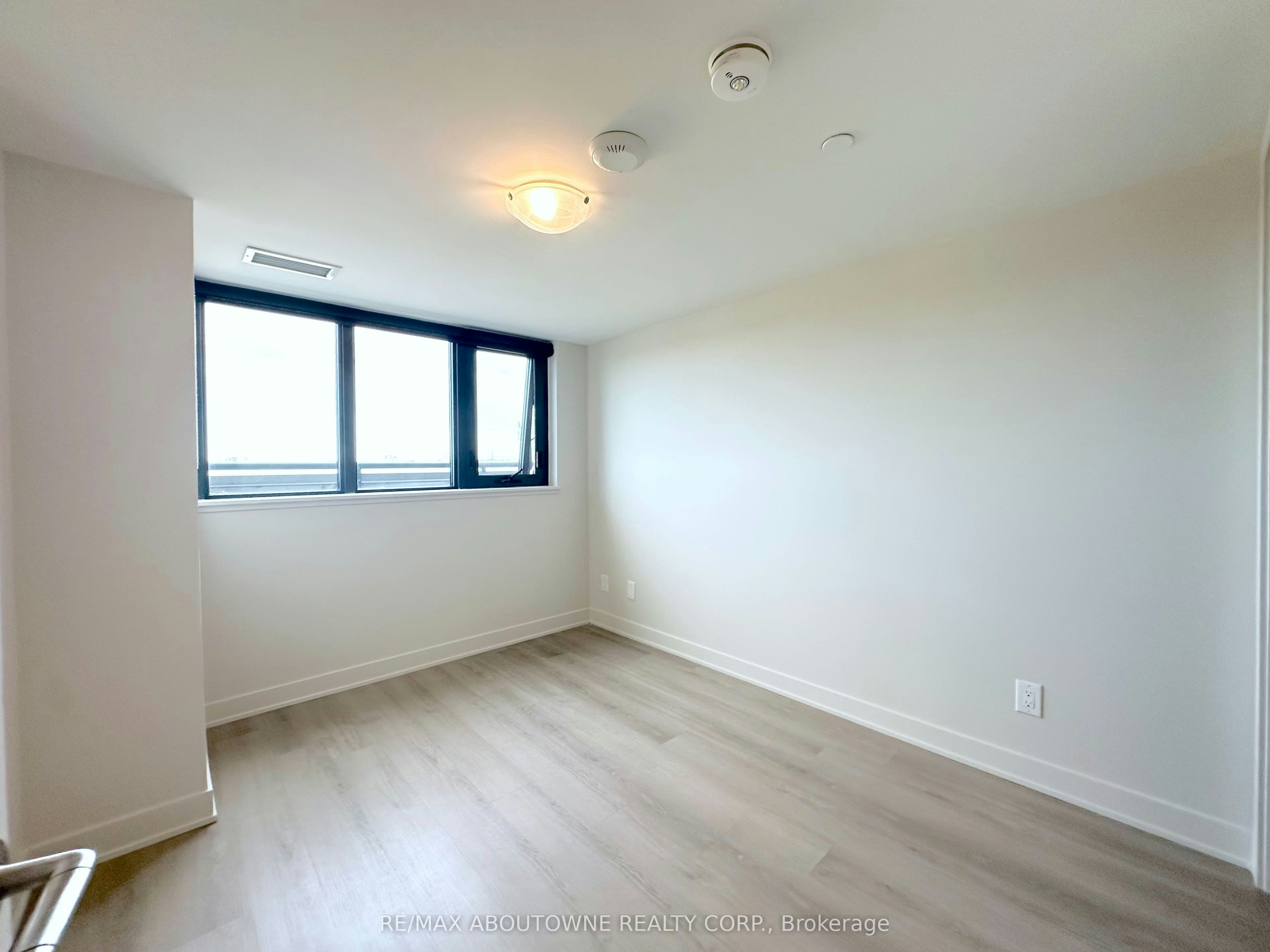 611-3385 Dundas Street W, Toronto, ON, M6S 2S2 - 9
