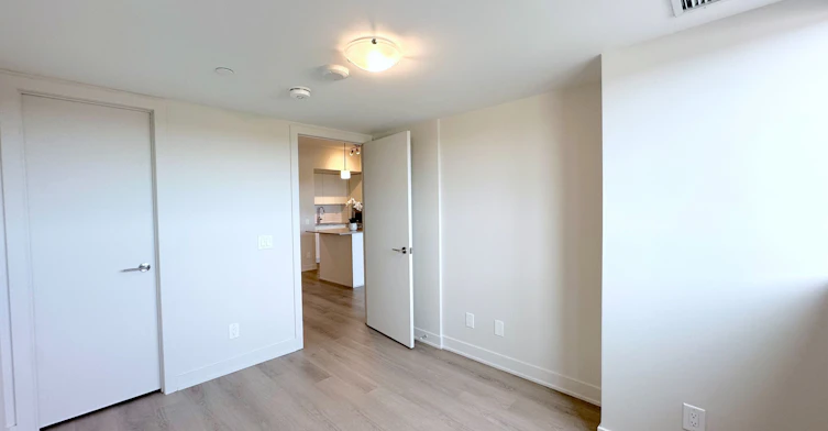 611-3385 Dundas Street W, Toronto, ON, M6S 2S2 - 8