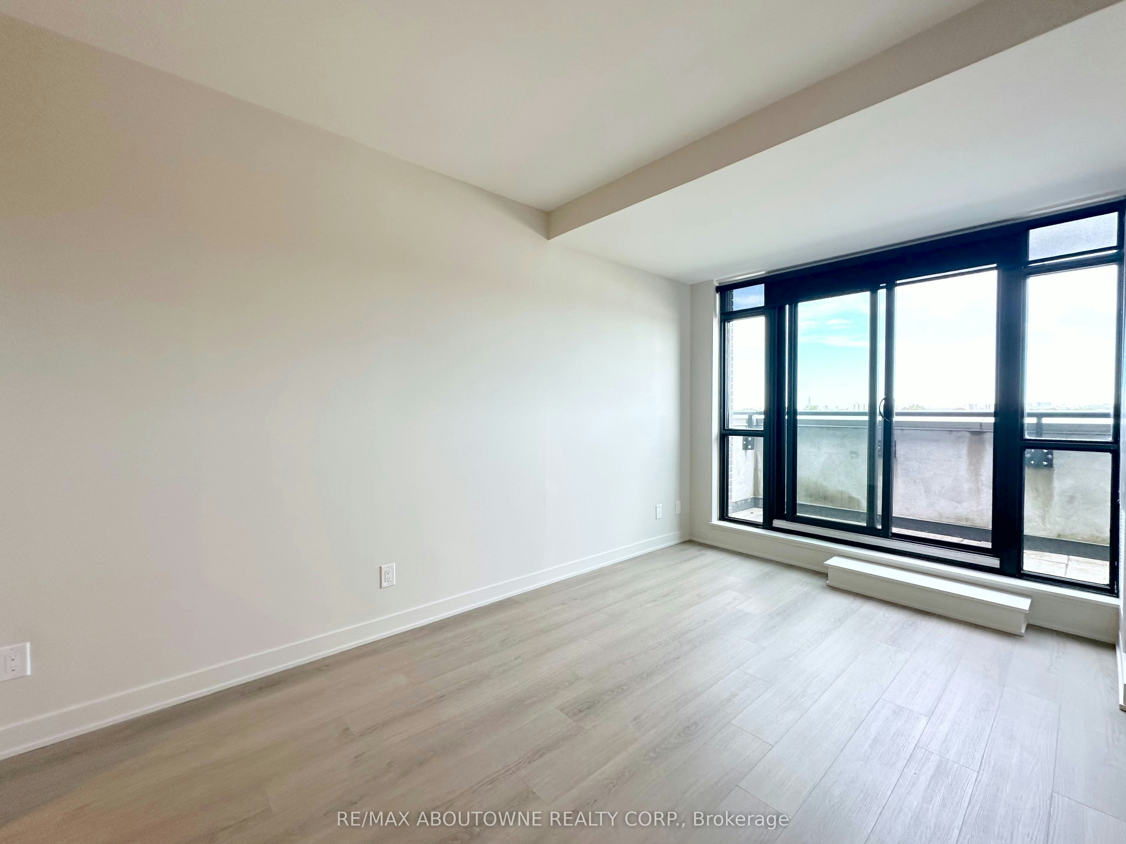 611-3385 Dundas Street W, Toronto, ON, M6S 2S2 - 6