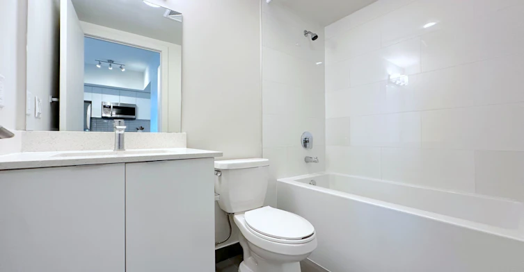 611-3385 Dundas Street W, Toronto, ON, M6S 2S2 - 11
