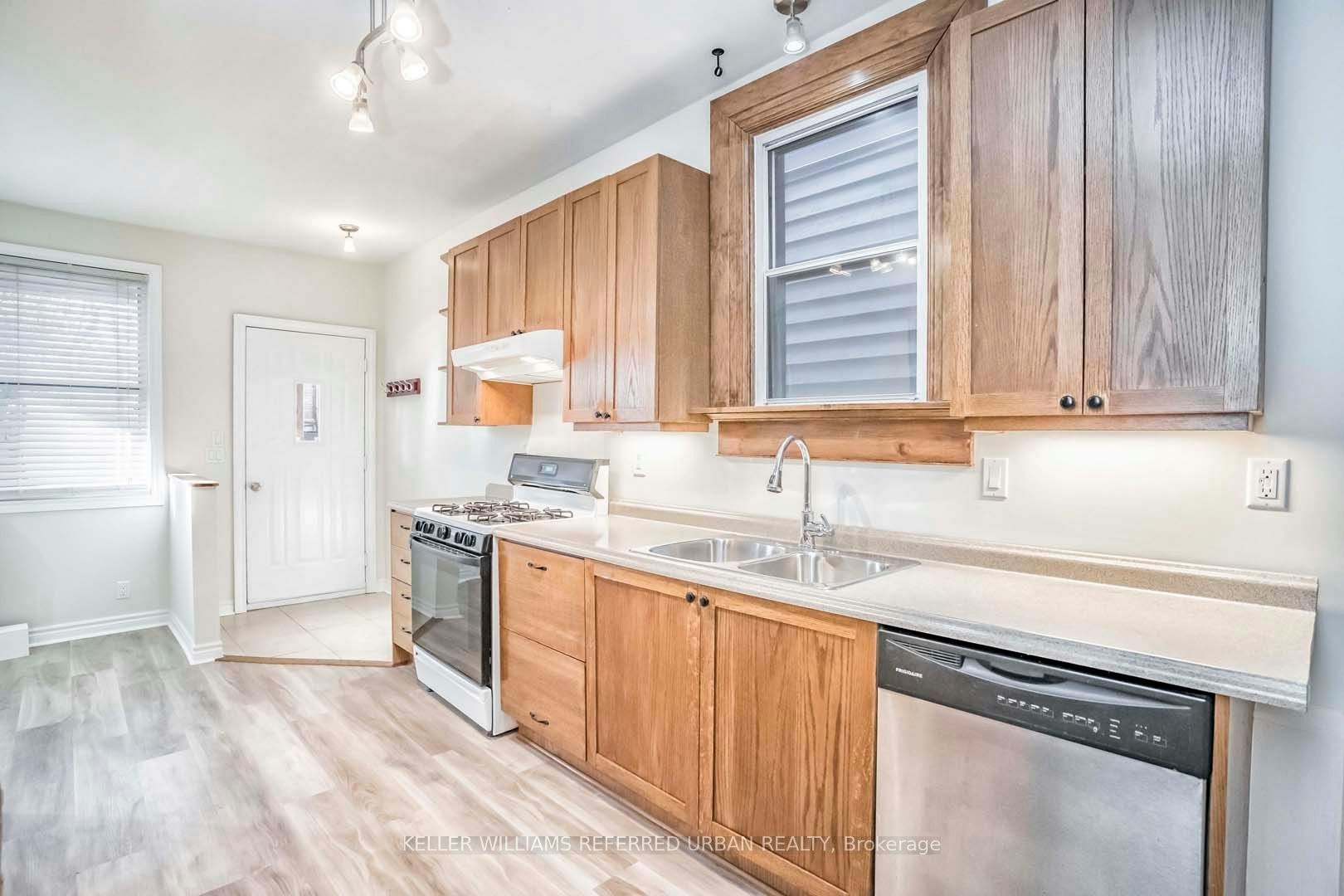 Main-226 Harvie Avenue, Toronto, ON, M6E 4K6 - 20