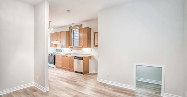 Main-226 Harvie Avenue, Toronto, ON, M6E 4K6 - 24