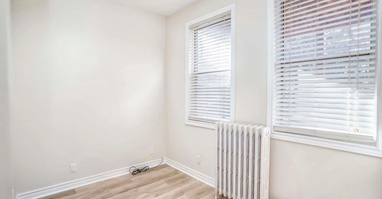 Main-226 Harvie Avenue, Toronto, ON, M6E 4K6 - 14