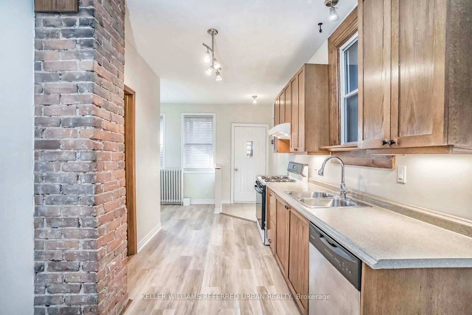 Main-226 Harvie Avenue, Toronto, ON, M6E 4K6 - 18