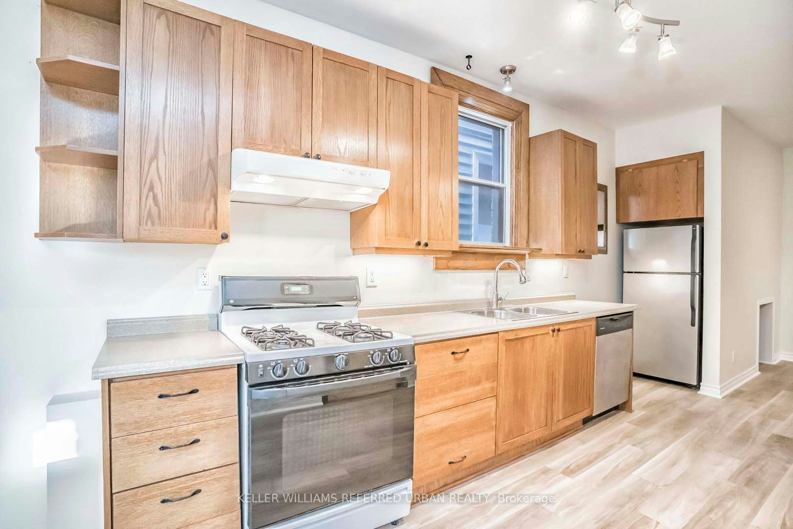 Main-226 Harvie Avenue, Toronto, ON, M6E 4K6 - 17