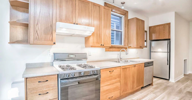 Main-226 Harvie Avenue, Toronto, ON, M6E 4K6 - 17