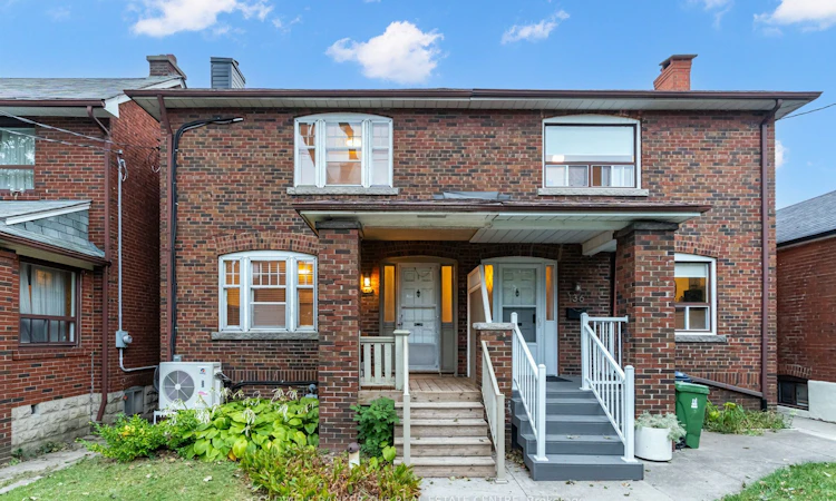 134 Harvie Avenue