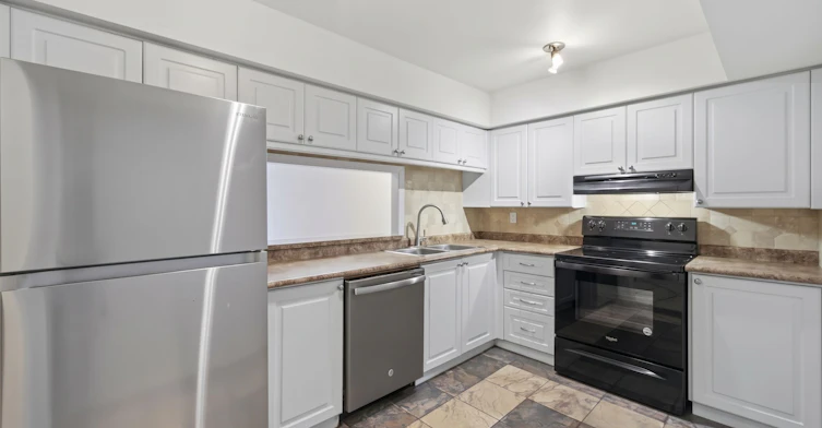 409-1485 Lakeshore Road E, Mississauga, ON, L5E 3G2 - 6