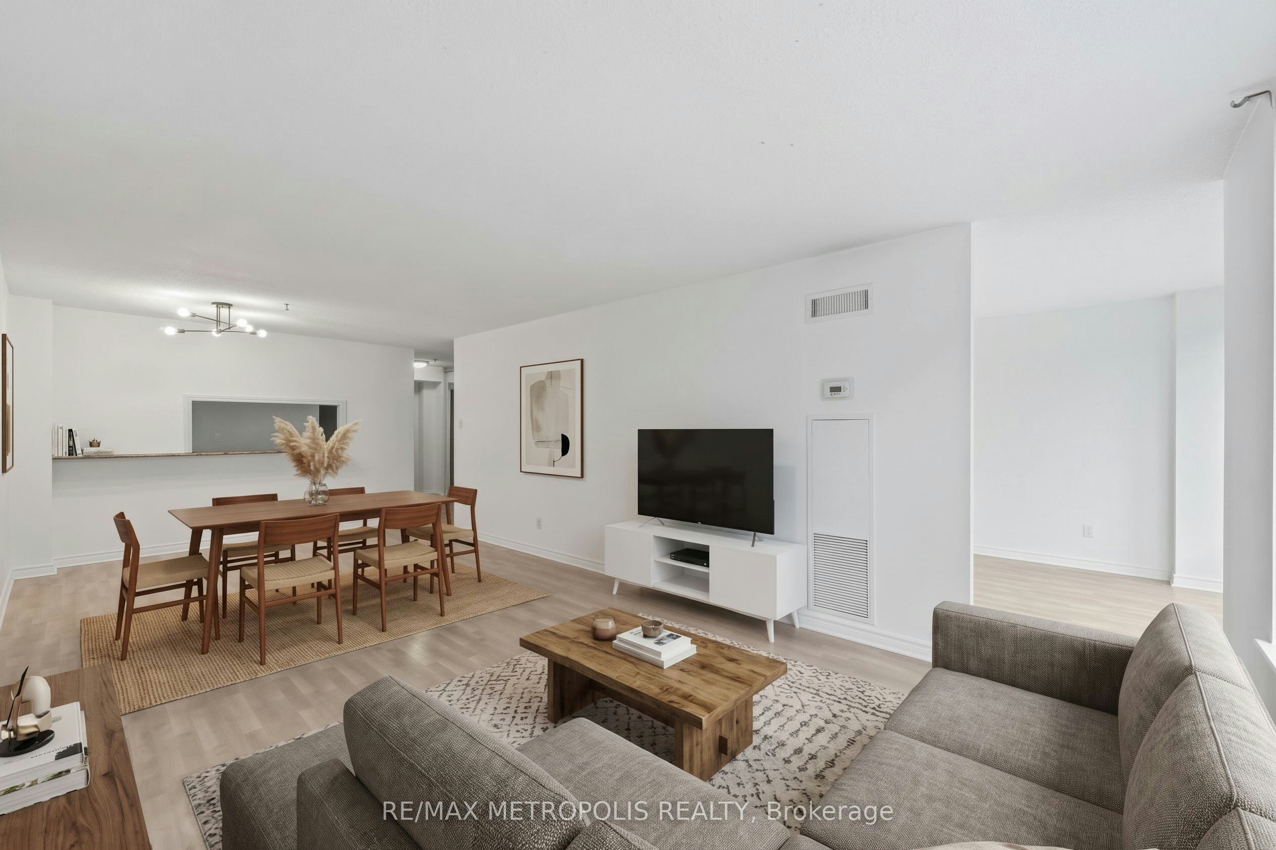 409-1485 Lakeshore Road E, Mississauga, ON, L5E 3G2 - 2