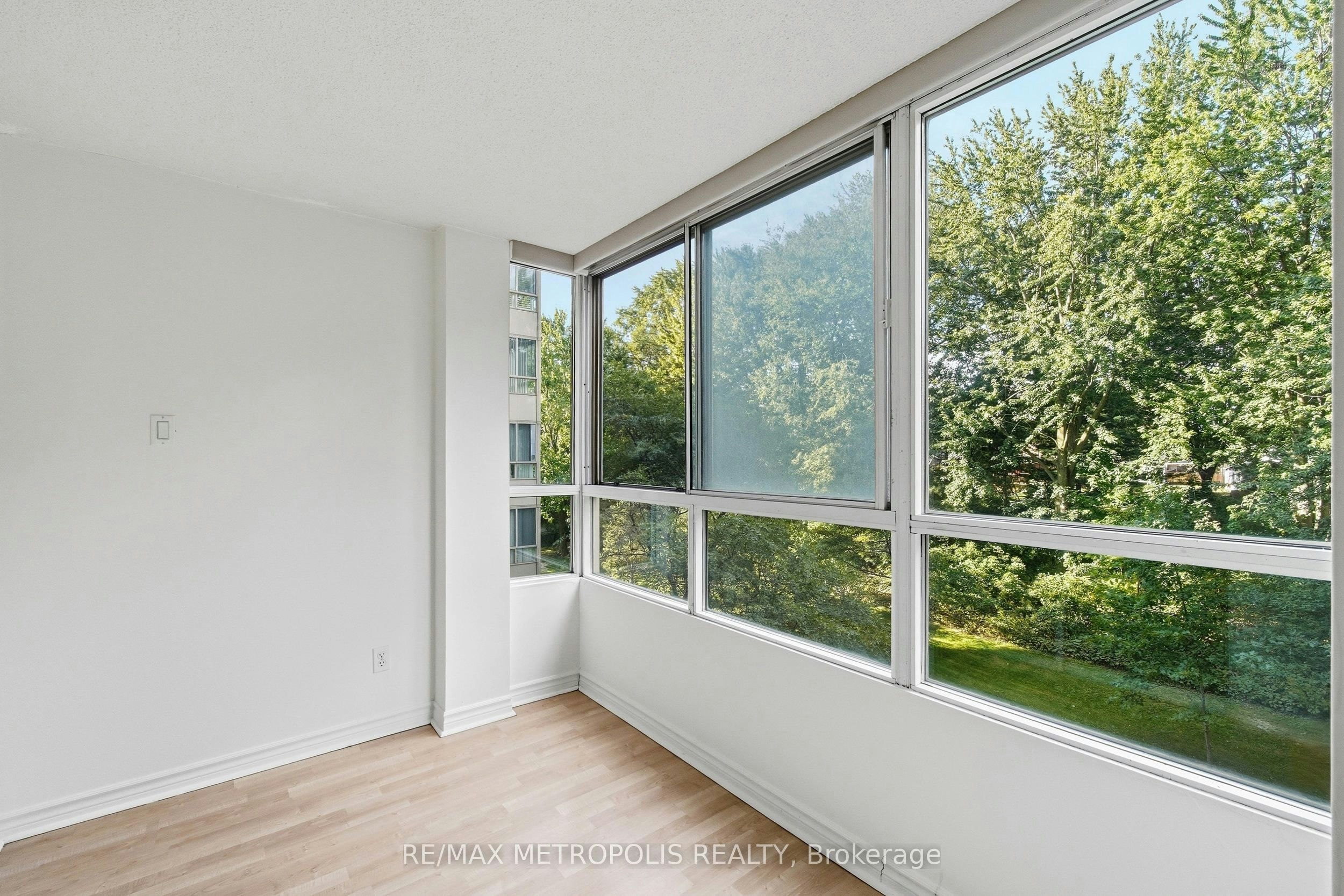 409-1485 Lakeshore Road E, Mississauga, ON, L5E 3G2 - 10