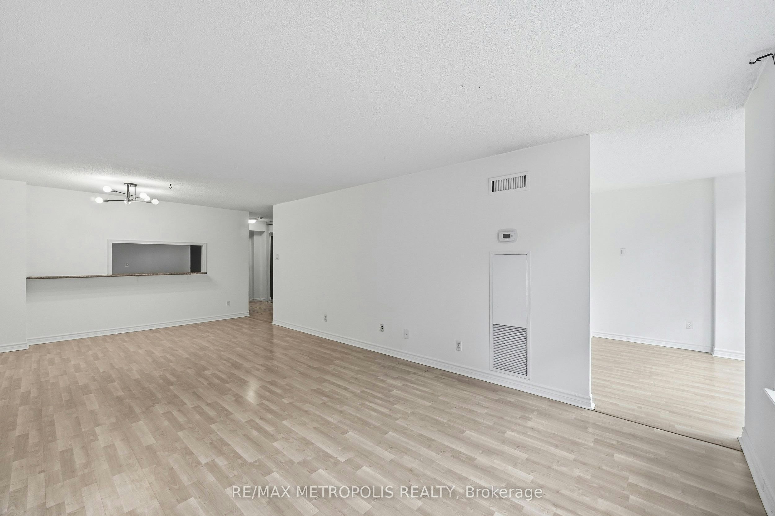 409-1485 Lakeshore Road E, Mississauga, ON, L5E 3G2 - 3
