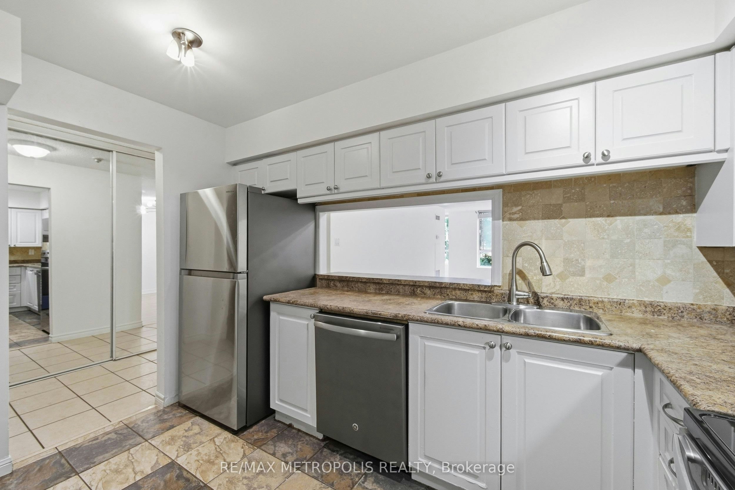 409-1485 Lakeshore Road E, Mississauga, ON, L5E 3G2 - 8