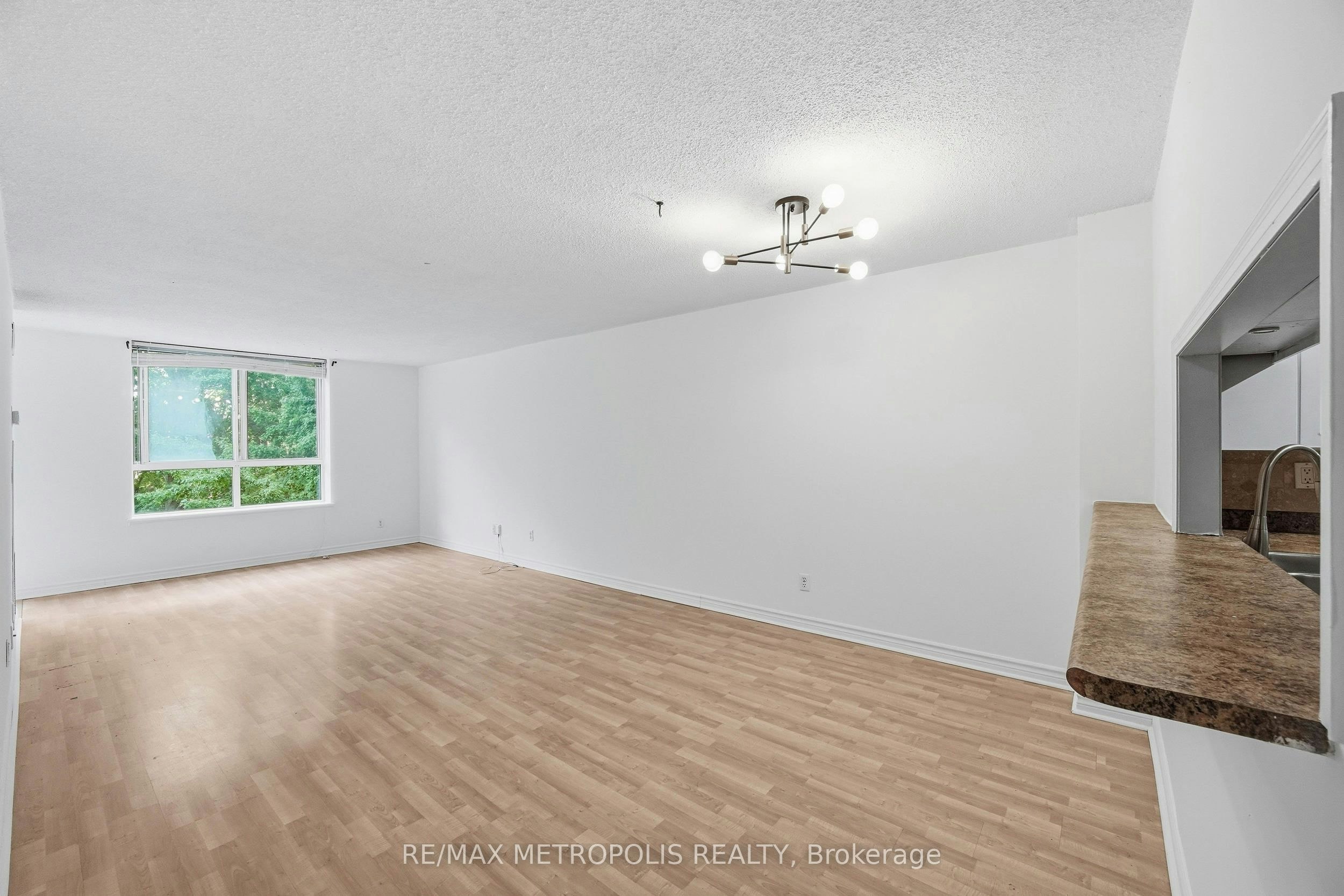 409-1485 Lakeshore Road E, Mississauga, ON, L5E 3G2 - 4
