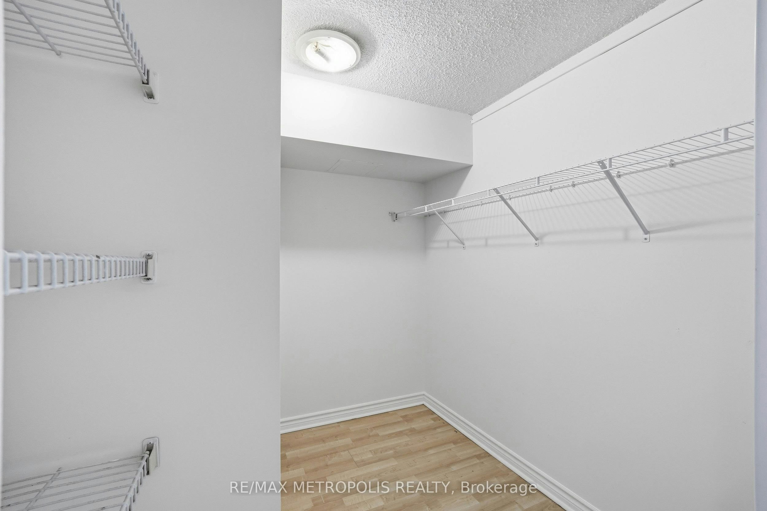 409-1485 Lakeshore Road E, Mississauga, ON, L5E 3G2 - 14