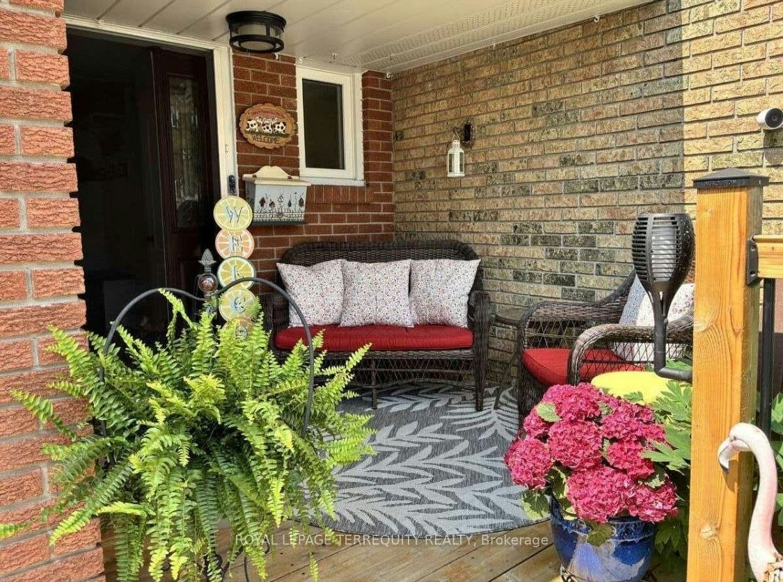 72 Carisbrooke Court, Brampton, ON, L6S 3K1