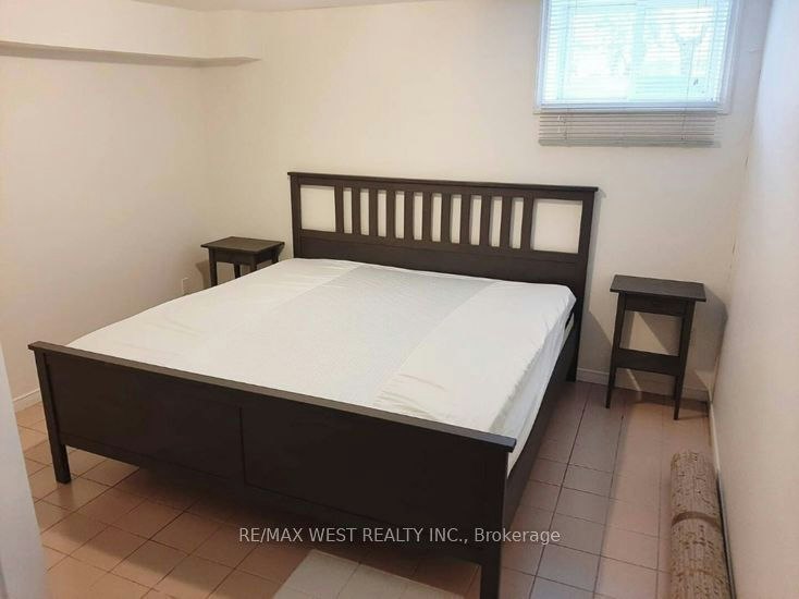 B2-34 Penhurst Avenue, Toronto, ON, M8Y 3A9 - 4
