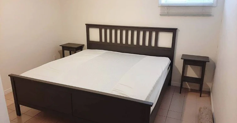 B2-34 Penhurst Avenue, Toronto, ON, M8Y 3A9 - 4