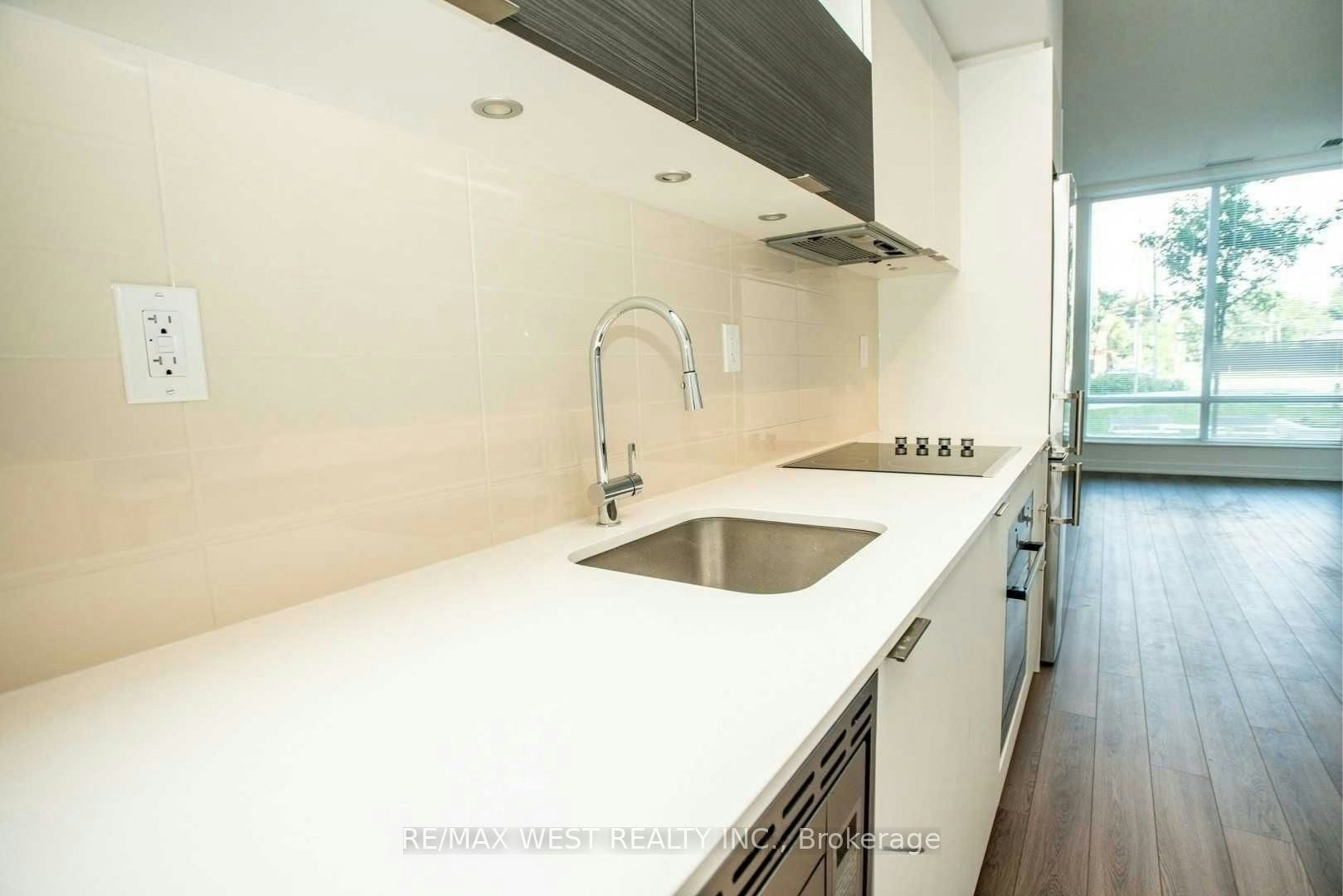 103-20 Thomas Riley Road, Toronto, ON, M9B 1B3 - 8