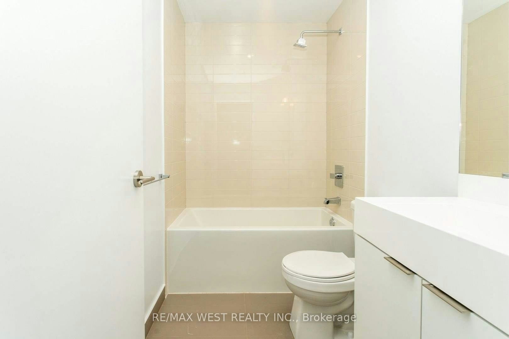 103-20 Thomas Riley Road, Toronto, ON, M9B 1B3 - 11