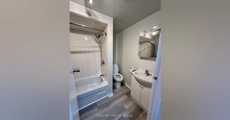 Bsmt-13 Sorauren Avenue, Toronto, ON, M6R 2C6 - 11