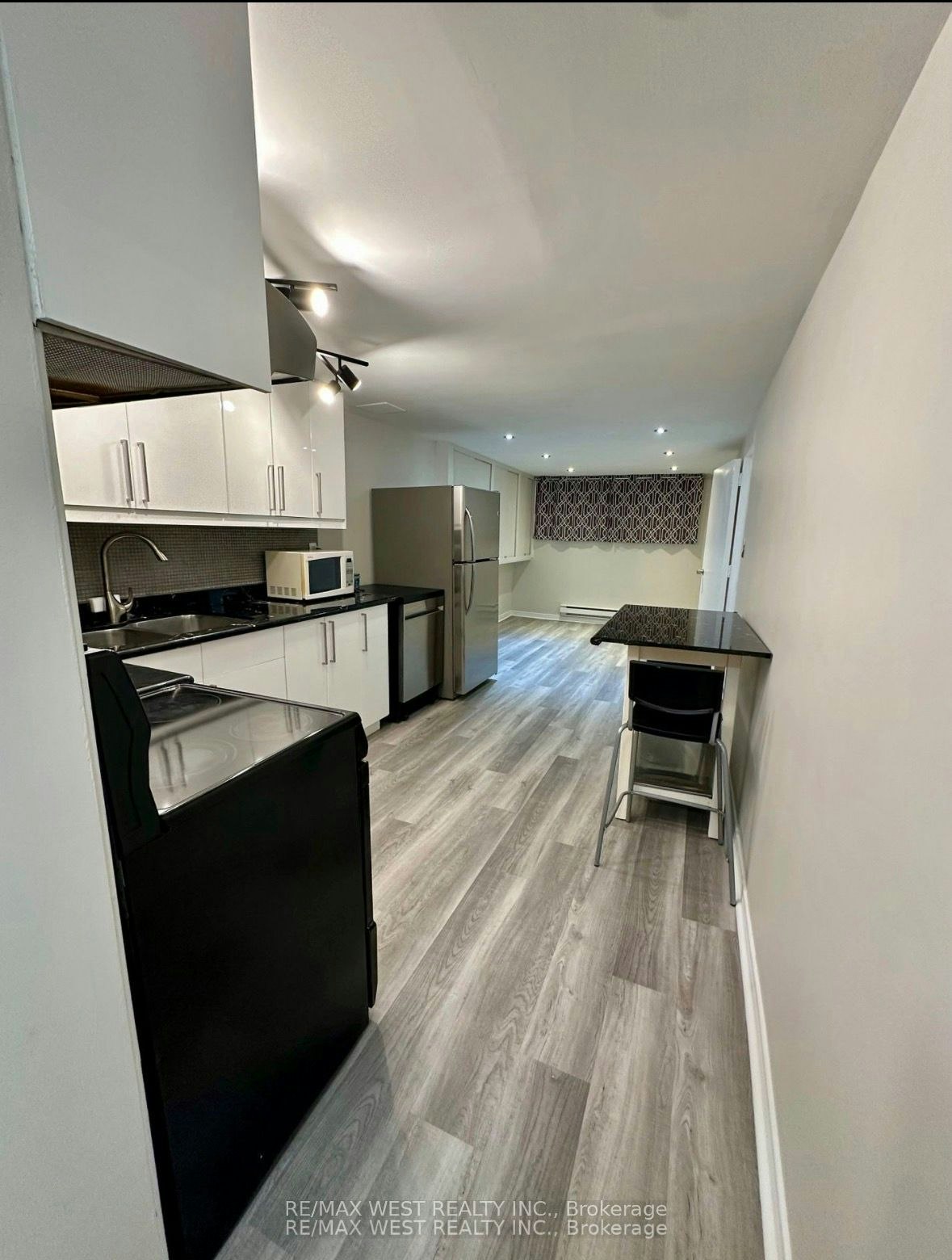 Bsmt-13 Sorauren Avenue, Toronto, ON, M6R 2C6 - 4