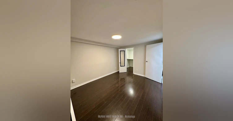 Bsmt-13 Sorauren Avenue, Toronto, ON, M6R 2C6 - 6