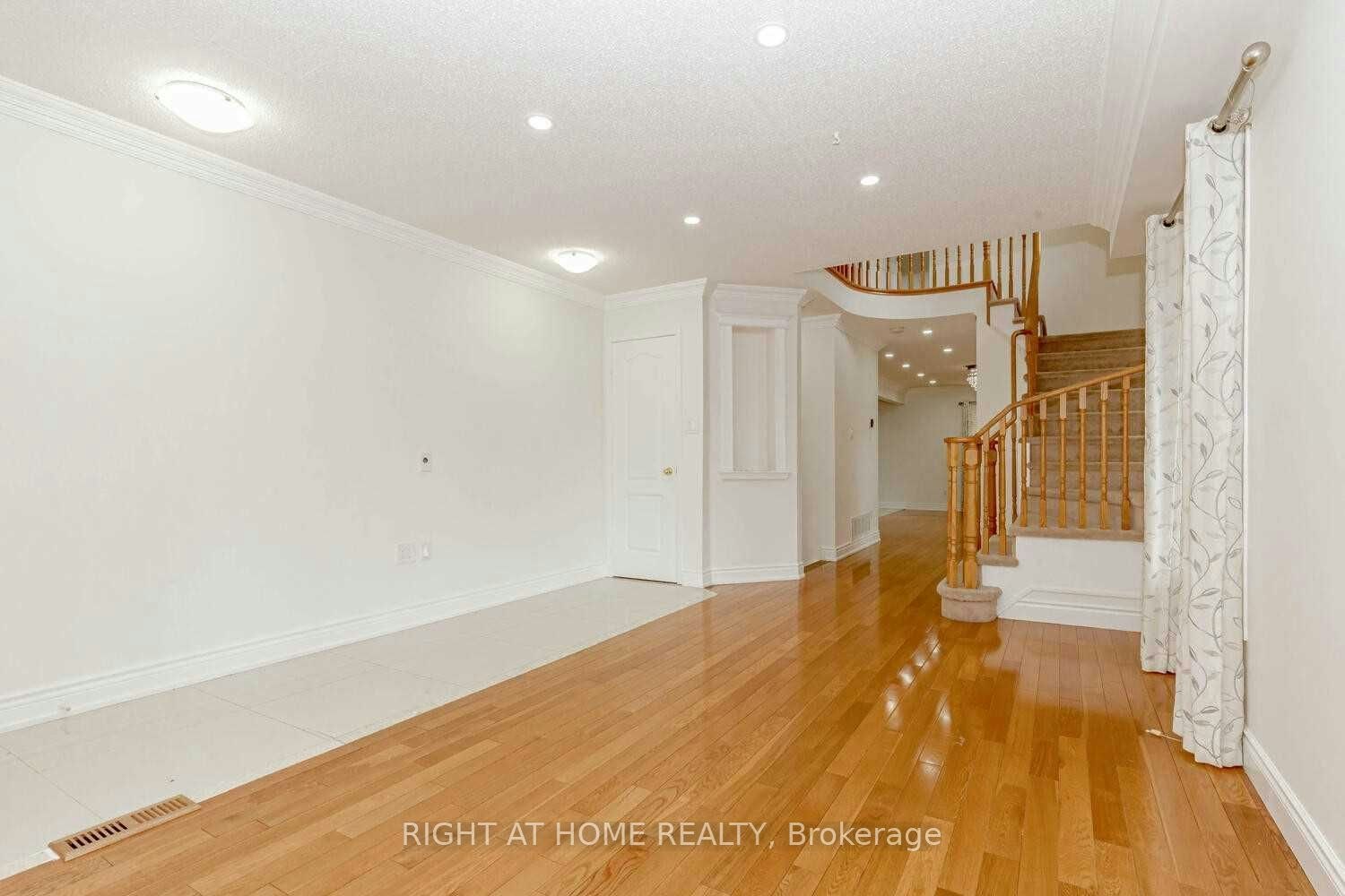 3300 Respond Road, Mississauga, ON, L5M 7X4 - 3