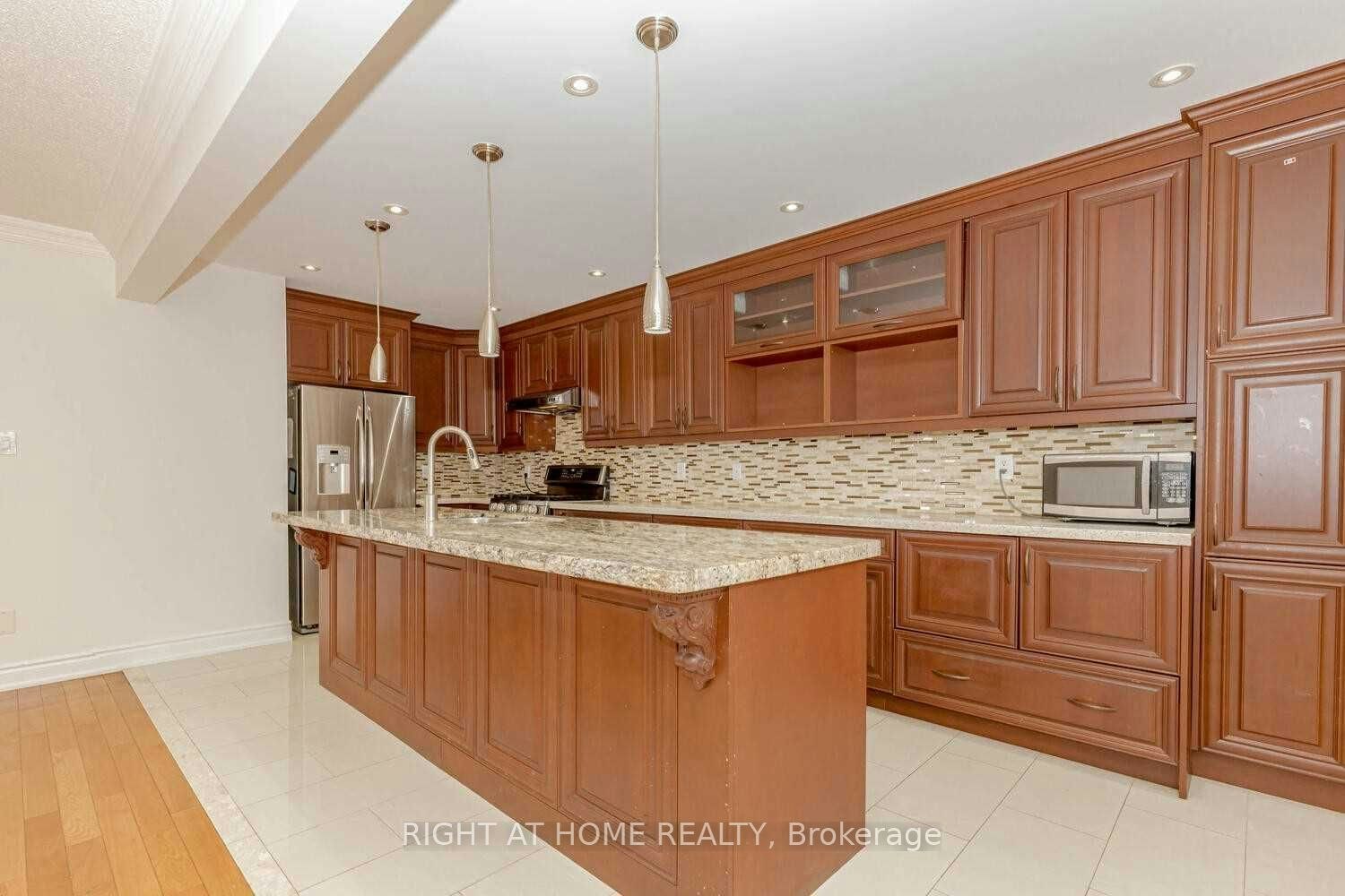 3300 Respond Road, Mississauga, ON, L5M 7X4 - 11