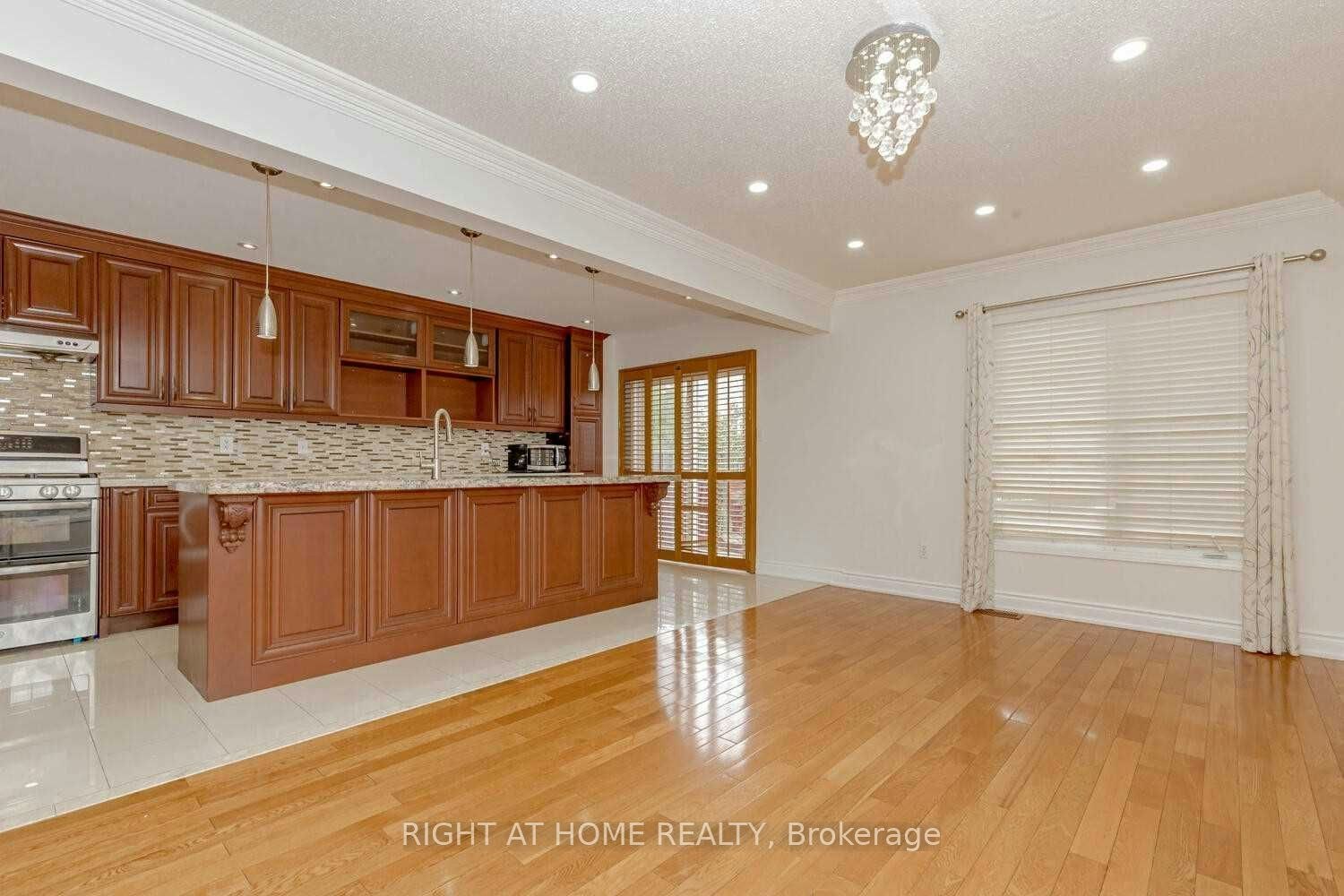 3300 Respond Road, Mississauga, ON, L5M 7X4 - 8
