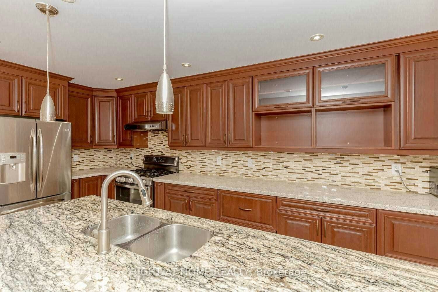 3300 Respond Road, Mississauga, ON, L5M 7X4 - 9