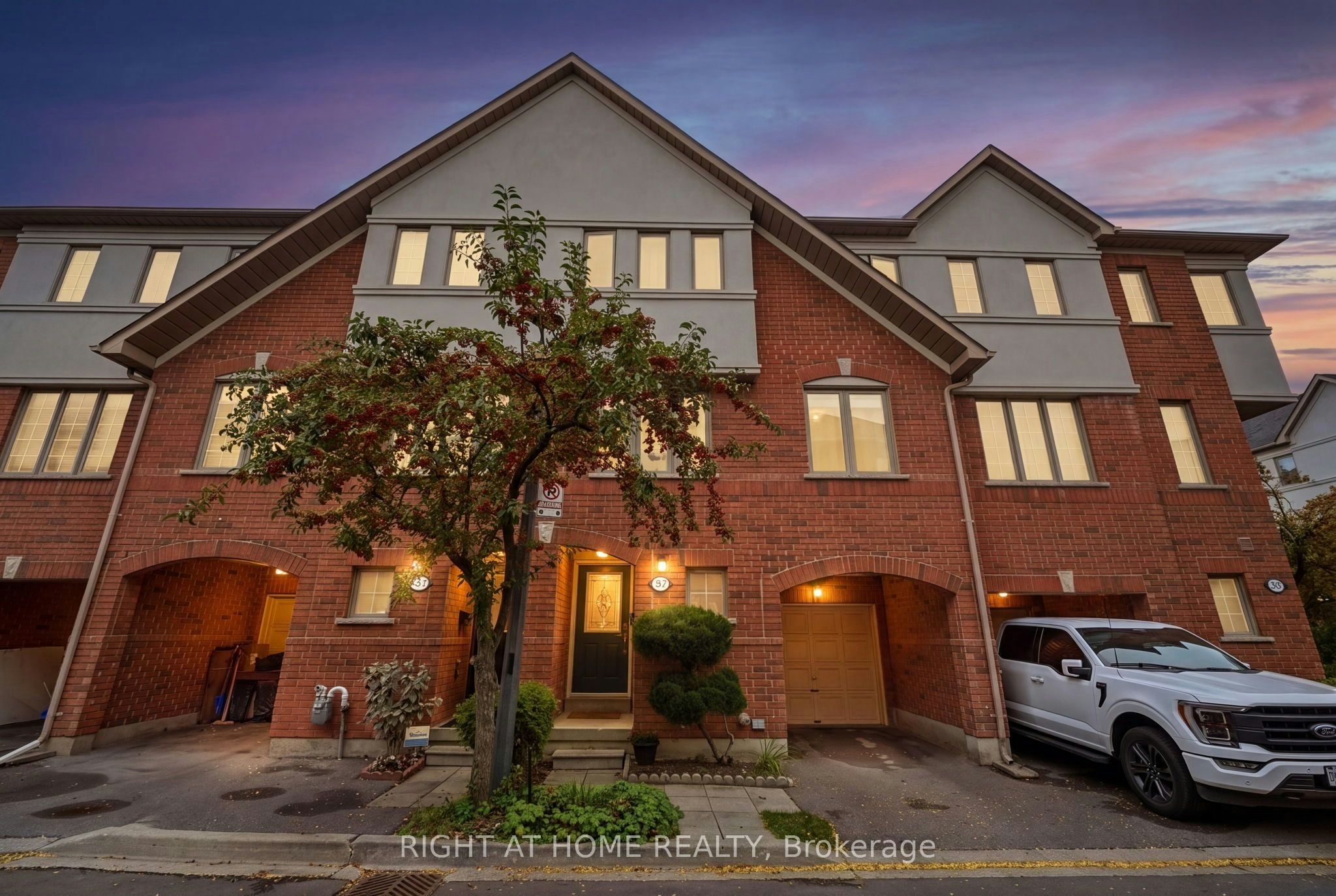 2-23 West Deane Park Drive, Toronto, ON, M9B 2R5