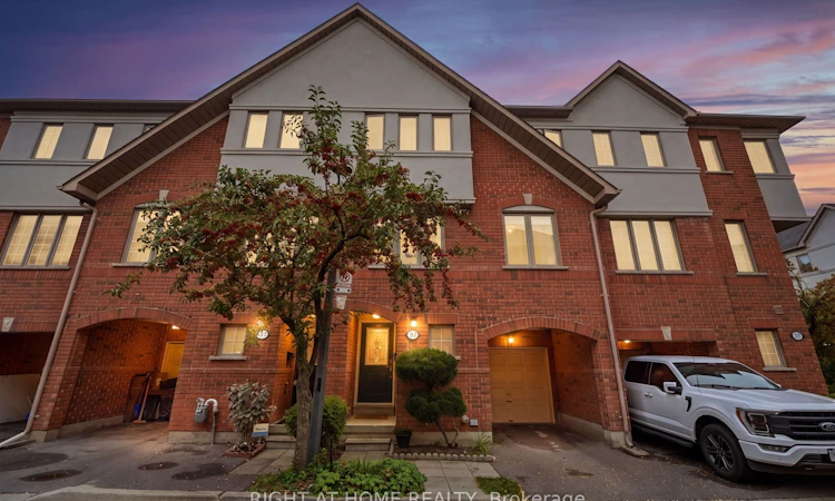 2-23 West Deane Park Drive