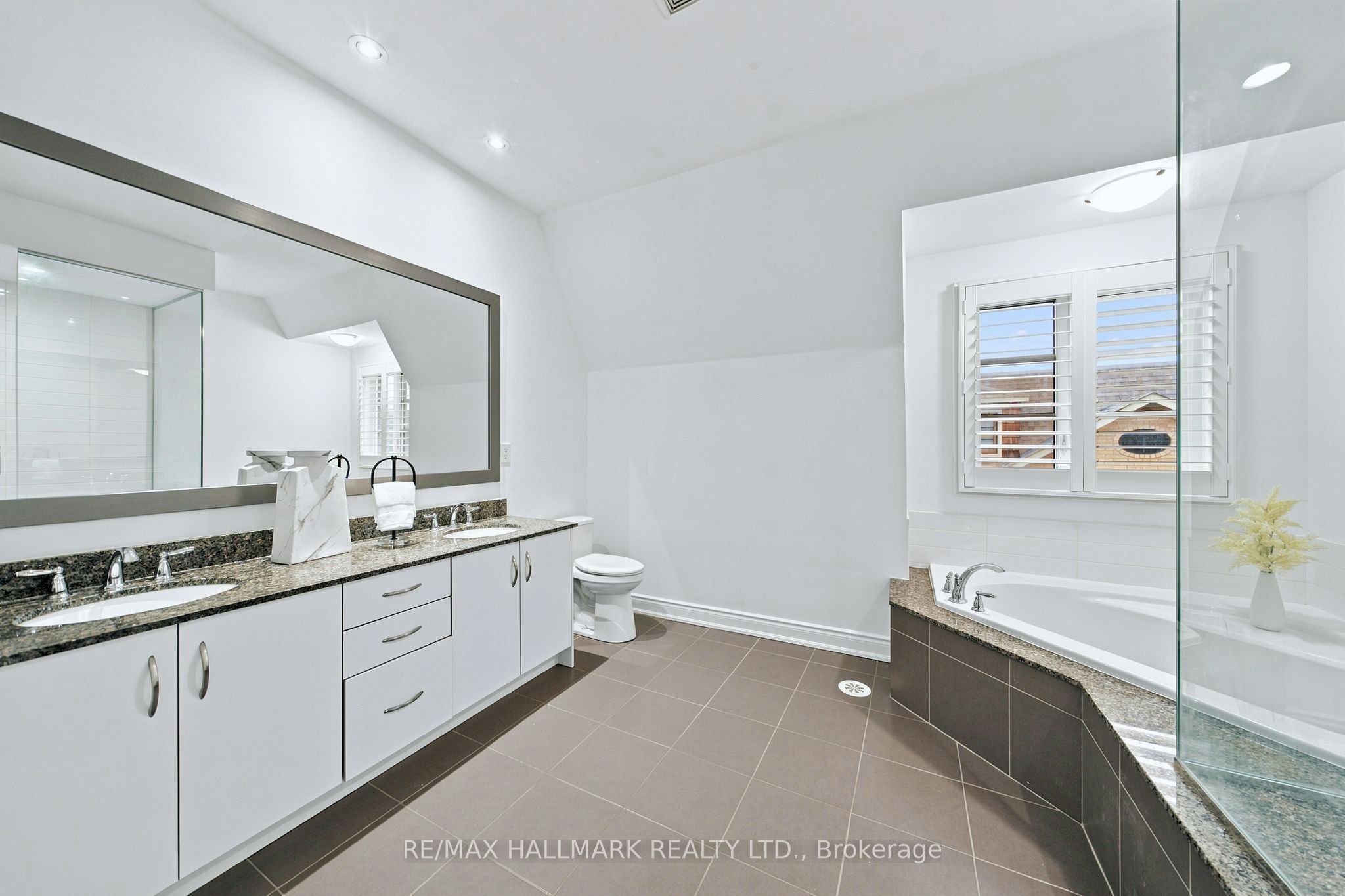 77-250 Royalton Common N/A, Oakville, ON, L6H 0N2 - 25