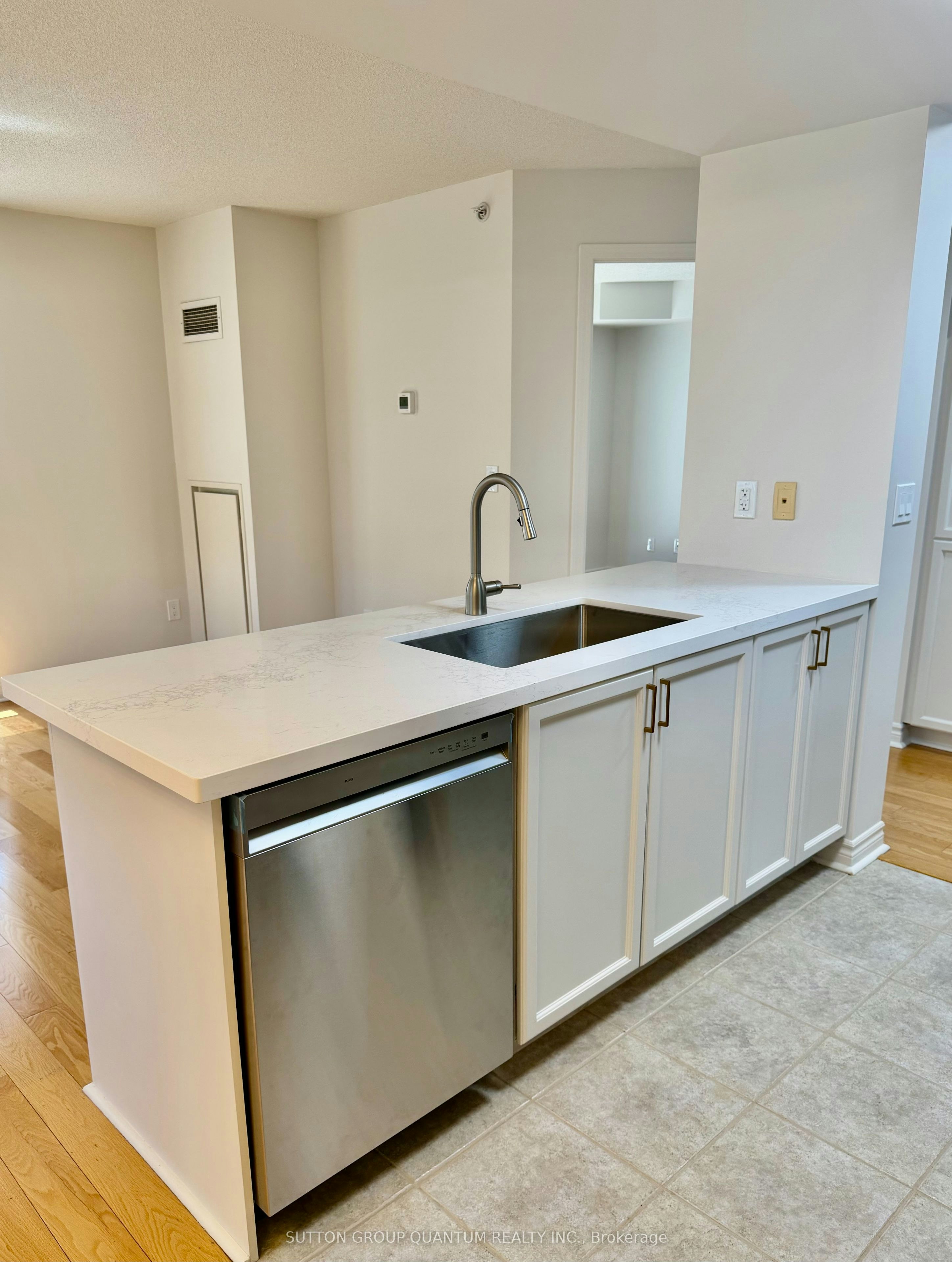 1103-350 Princess Royal Drive, Mississauga, ON, L5B 4N1 - 13