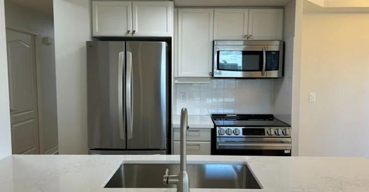 1103-350 Princess Royal Drive, Mississauga, ON, L5B 4N1 - 11