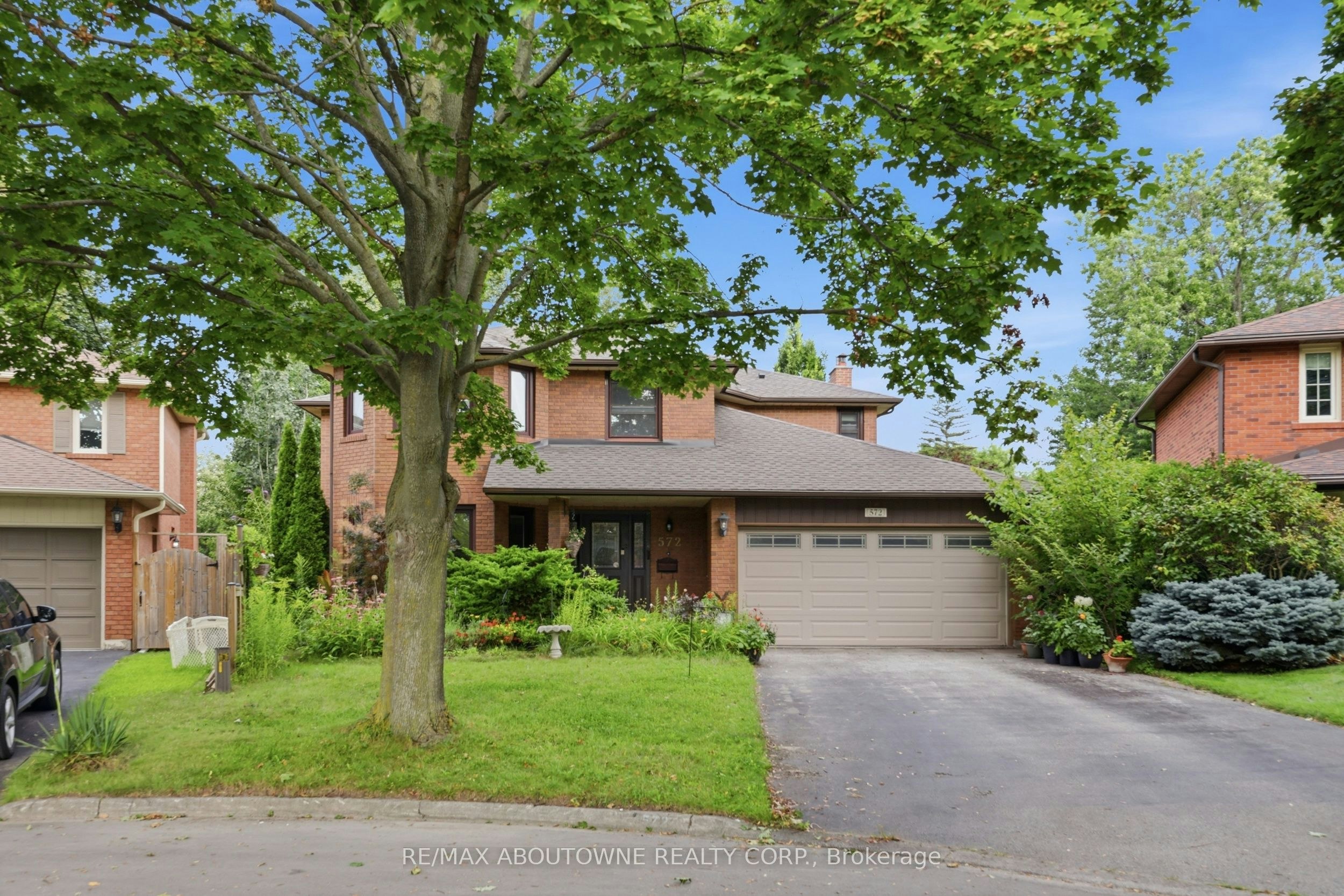 572 Harmony Avenue, Burlington, ON, L7N 3S8