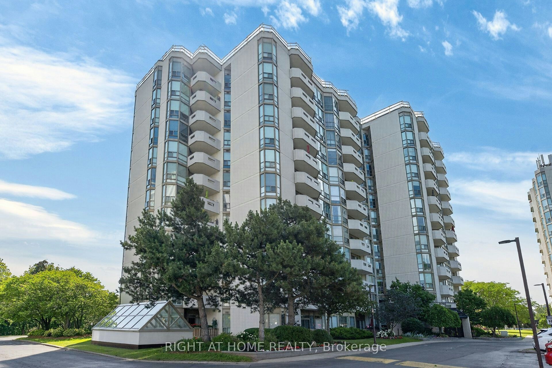 306-5080 Pinedale Avenue, Burlington, ON, L7L 5V7