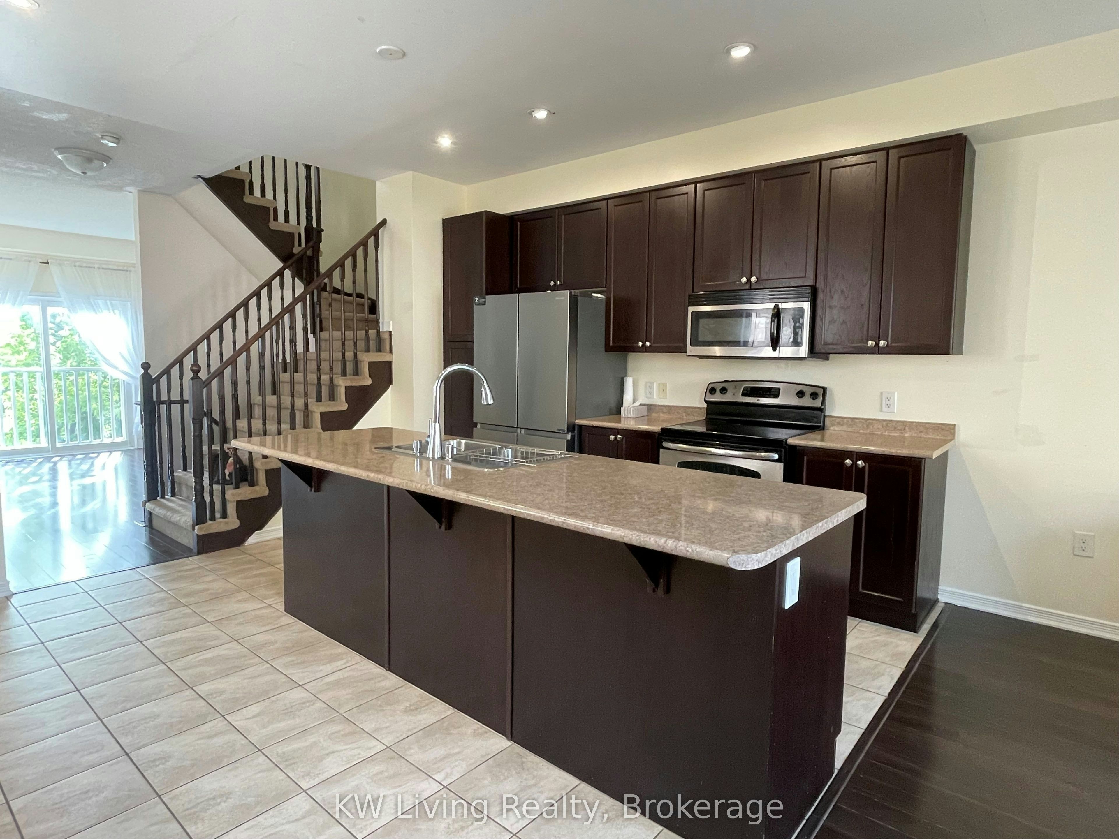 10-6625 Falconer Drive, Mississauga, ON, L5N 0C7 - 3