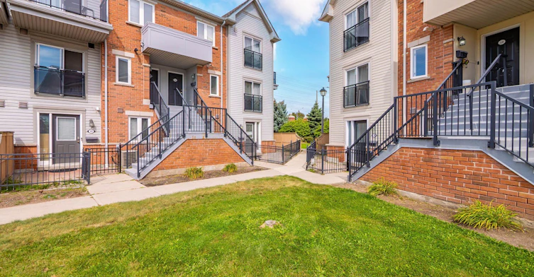54-4620 Guildwood Way, Mississauga, ON, L5R 1Z3