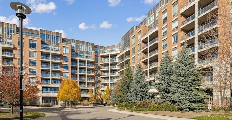 110-2480 Prince Michael Drive, Oakville, ON, L6H 0H1