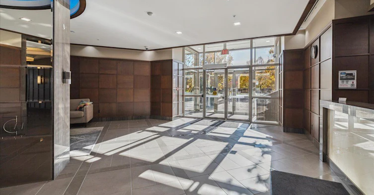 110-2480 Prince Michael Drive, Oakville, ON, L6H 0H1 - 5