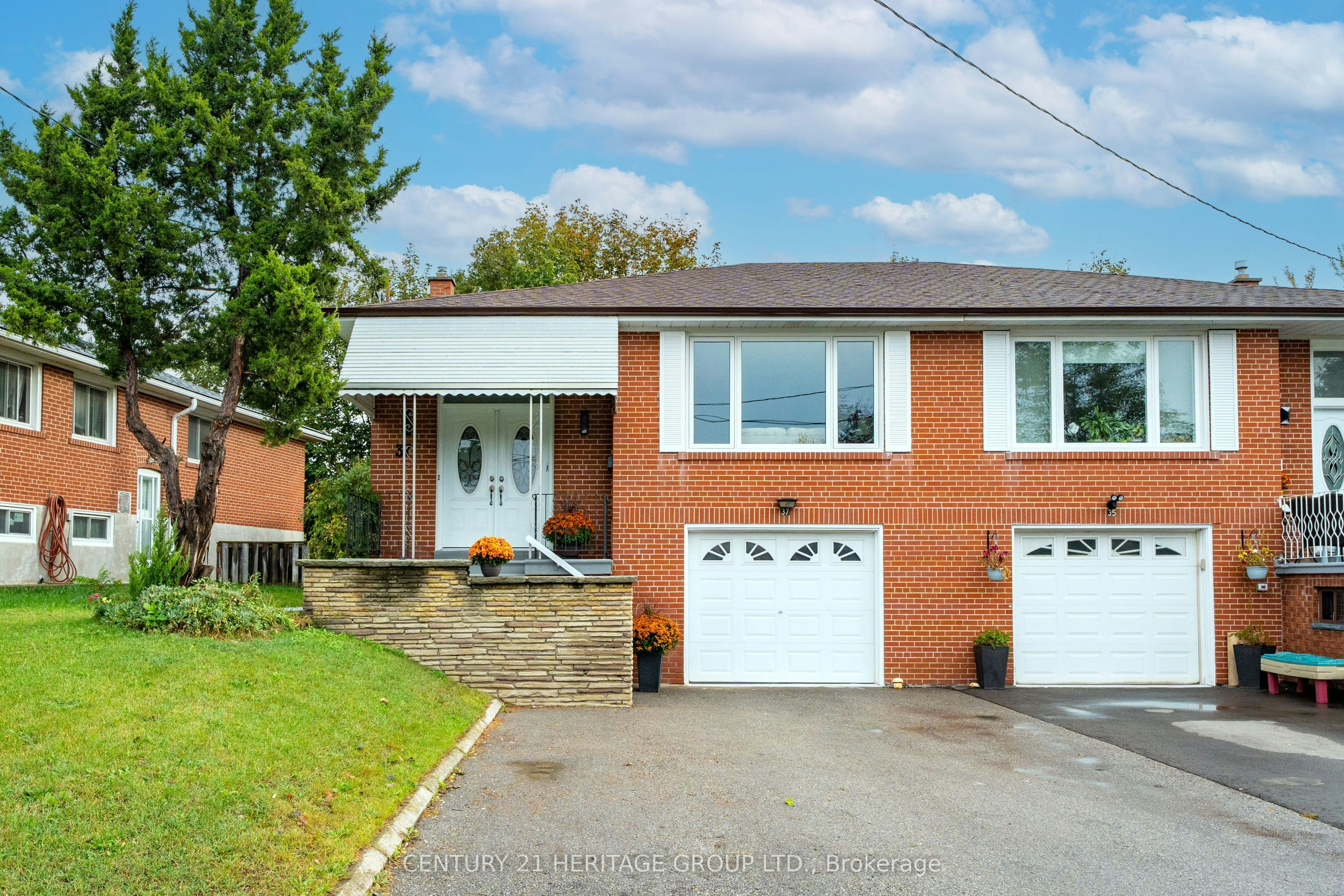 37 Gambello Crescent, Toronto, ON, M3J 1W2