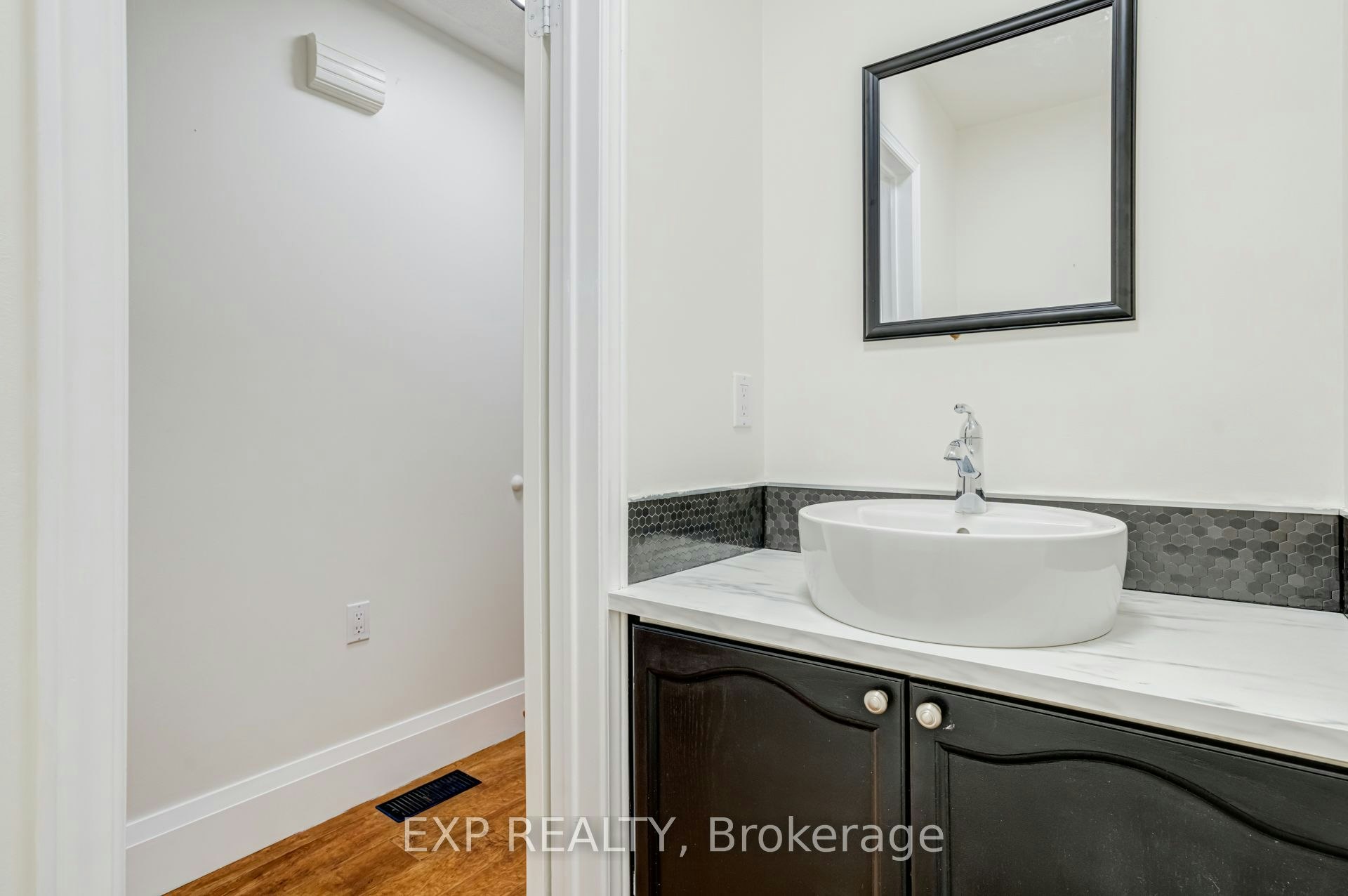 2993 Gulfstream Way, Mississauga, ON, L5N 6J8 - 7