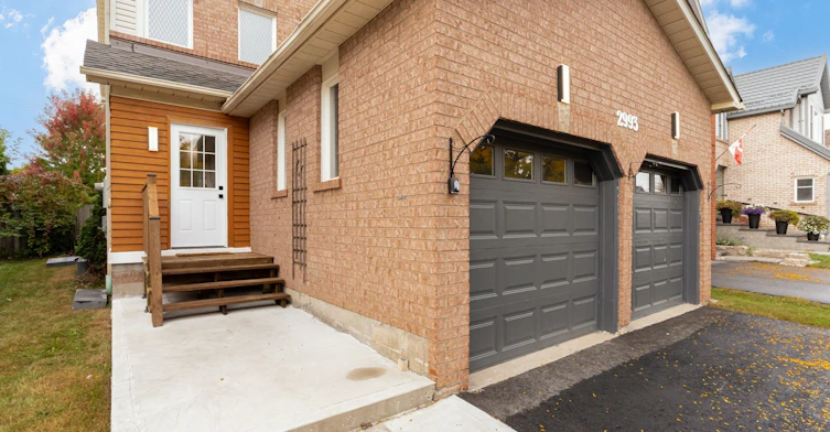2993 Gulfstream Way, Mississauga, ON, L5N 6J8 - 2